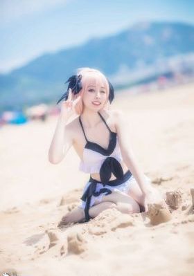 她是神话