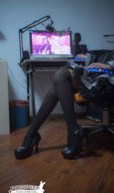 善良的邻居的妻子3