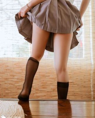 按摩室的女大学生