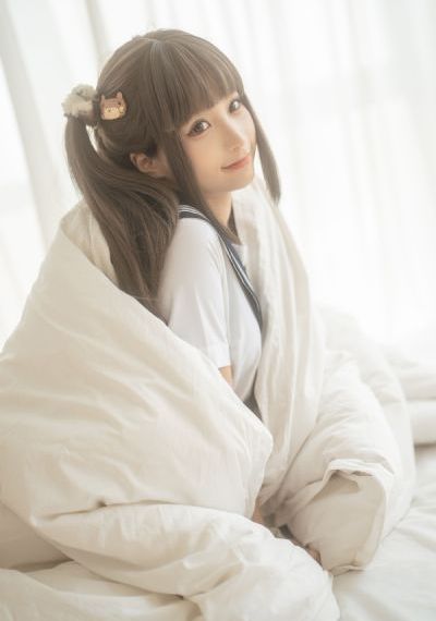 动漫美女隐私打扑克视频