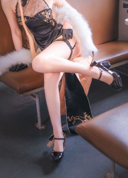 美女打扑克免费网站