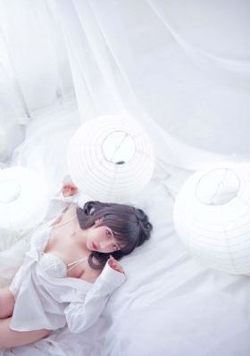 2017她在丈夫面前被耍了在线观看